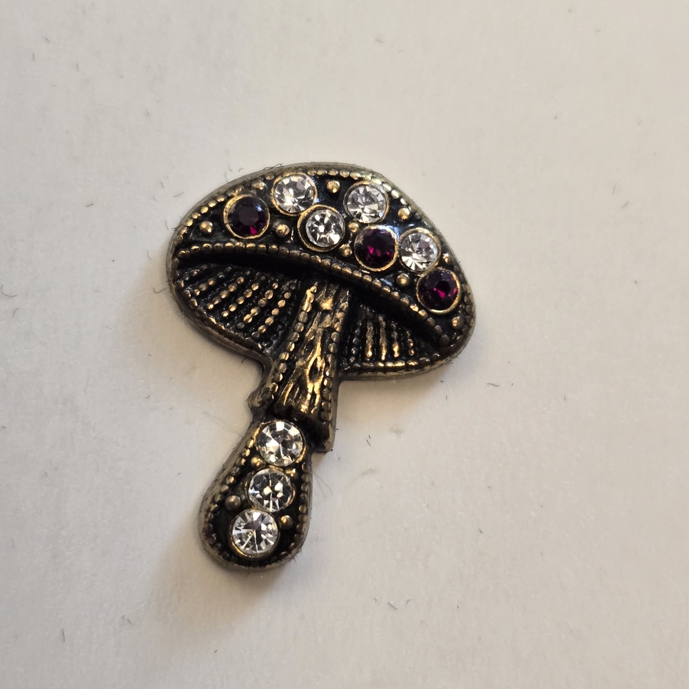 Small Vintage Gold Tone Red And Clear Crystal Pin